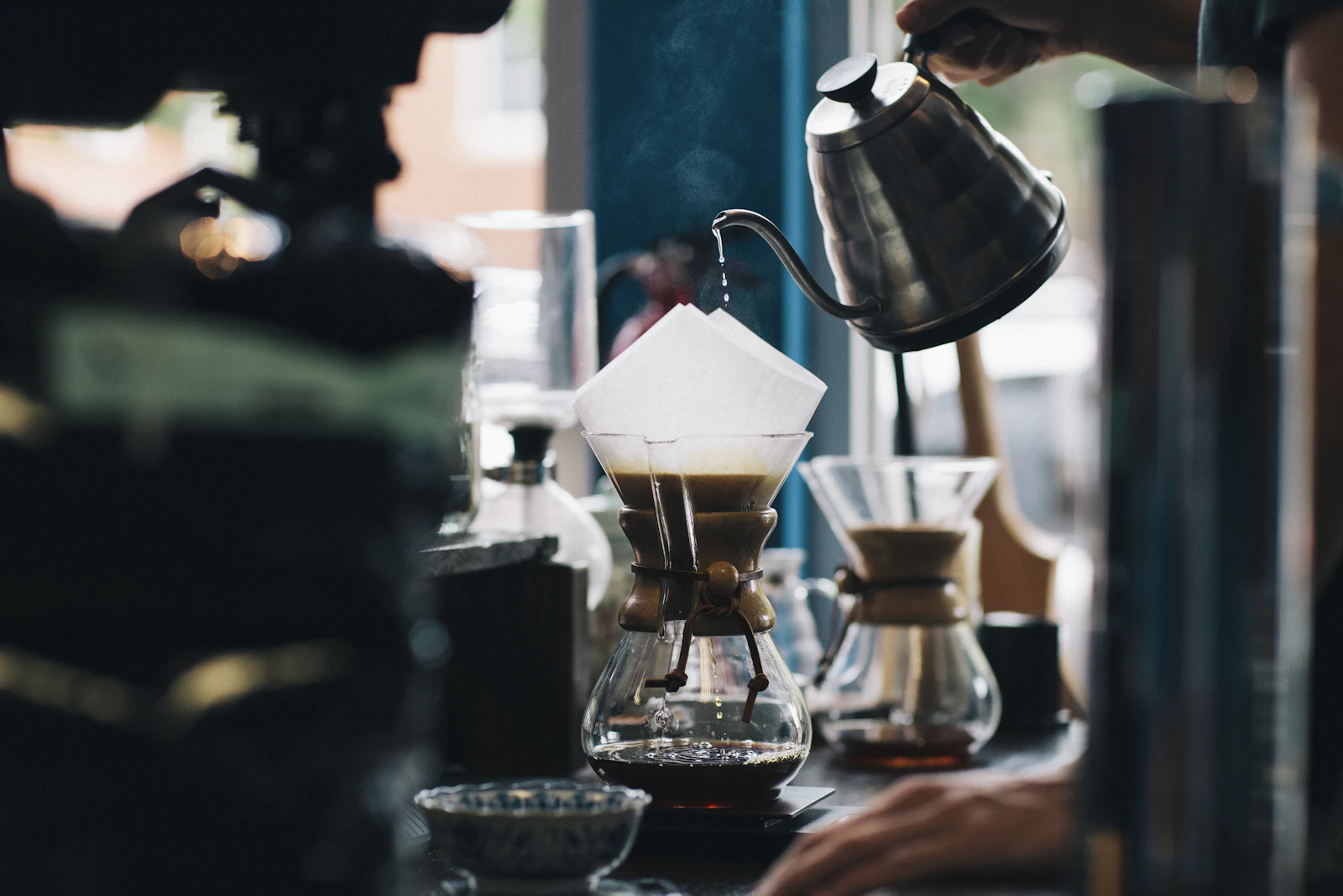 Préparation de café filtre au comptoir