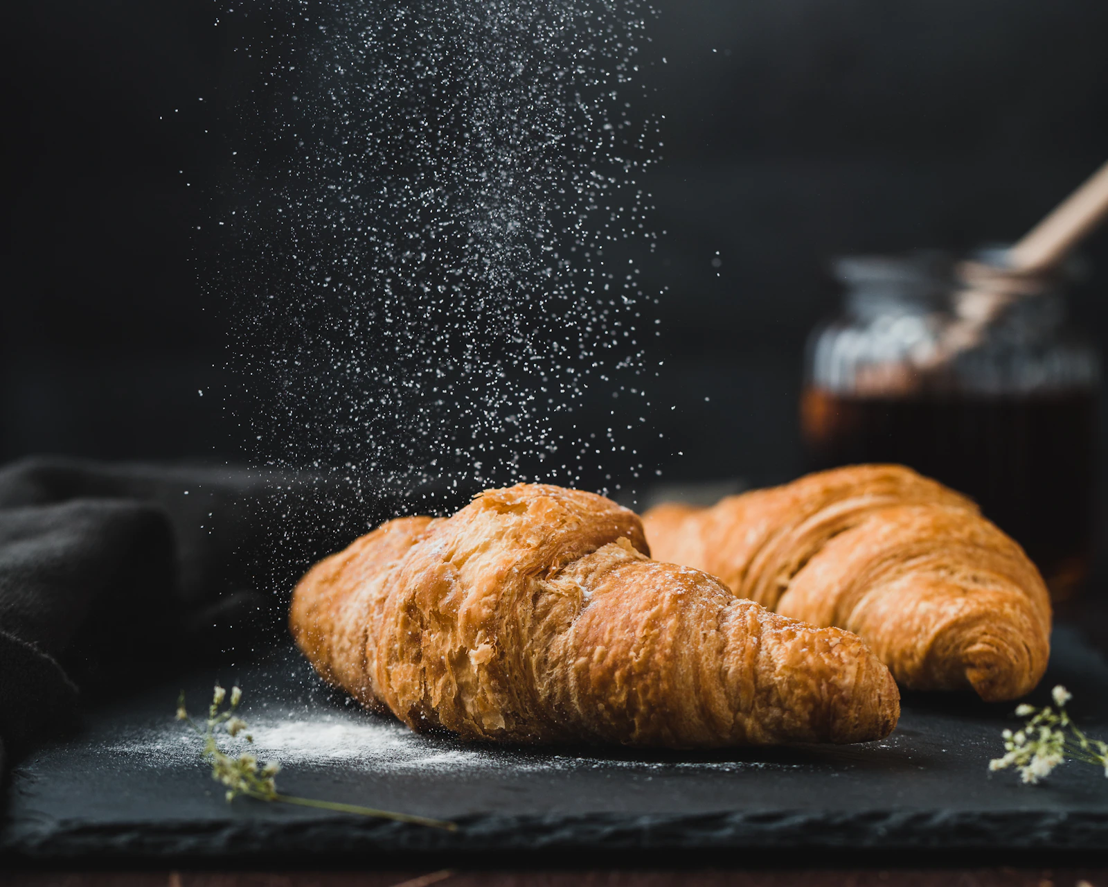 Croissant doré et feuilletage